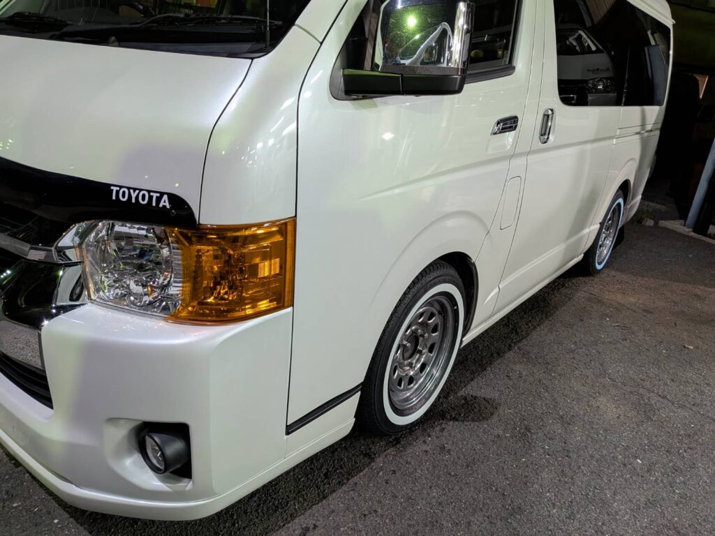 ホワイトリボンタイヤに交換 - Car Station BOX